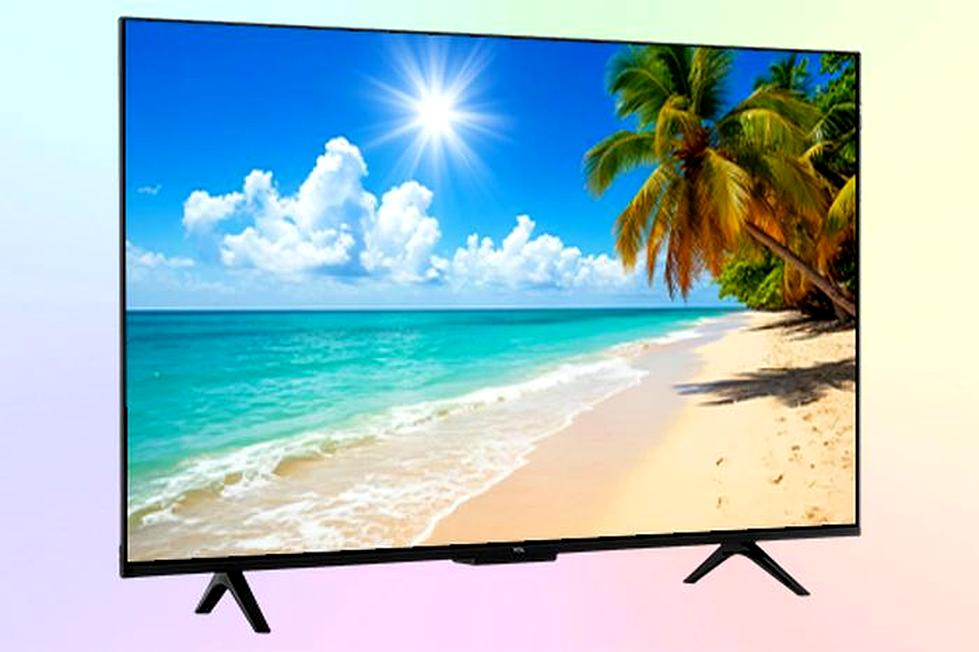 TCL 43P7K (43P7K): общий вид телевизора на ножках